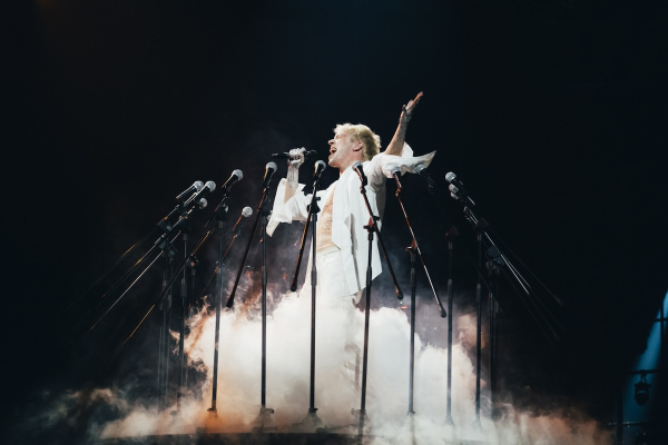 Eurovision 2024: Η δυναμική μπαλάντα του Βελγίου με τη… χορωδία από fans (βίντεο)