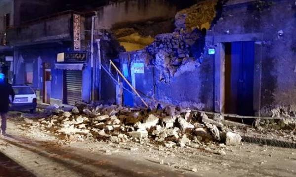 Μετά την έκρηξη της Αίτνα, σεισμός στην Κατάνια με εγκλωβισμένους