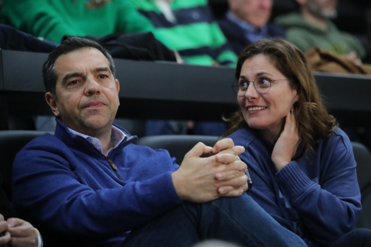 Παναθηναϊκός - Μπαρτσελόνα: Στο γήπεδο ο Αλέξης Τσίπρας με την σύζυγό του